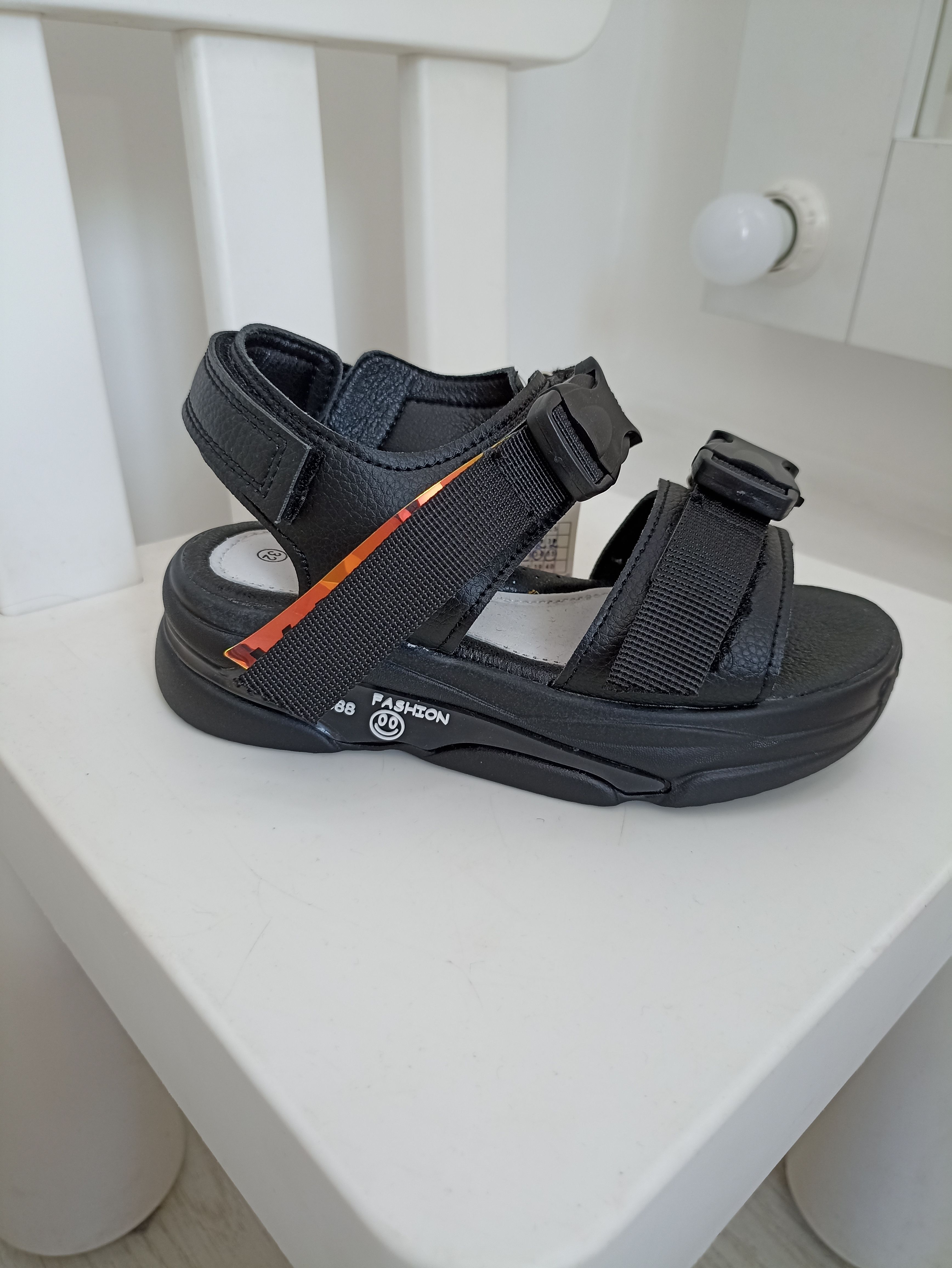 картинка JONG.GOLF / Босоножки для девочки цвет : чёрный от магазина Одежда+