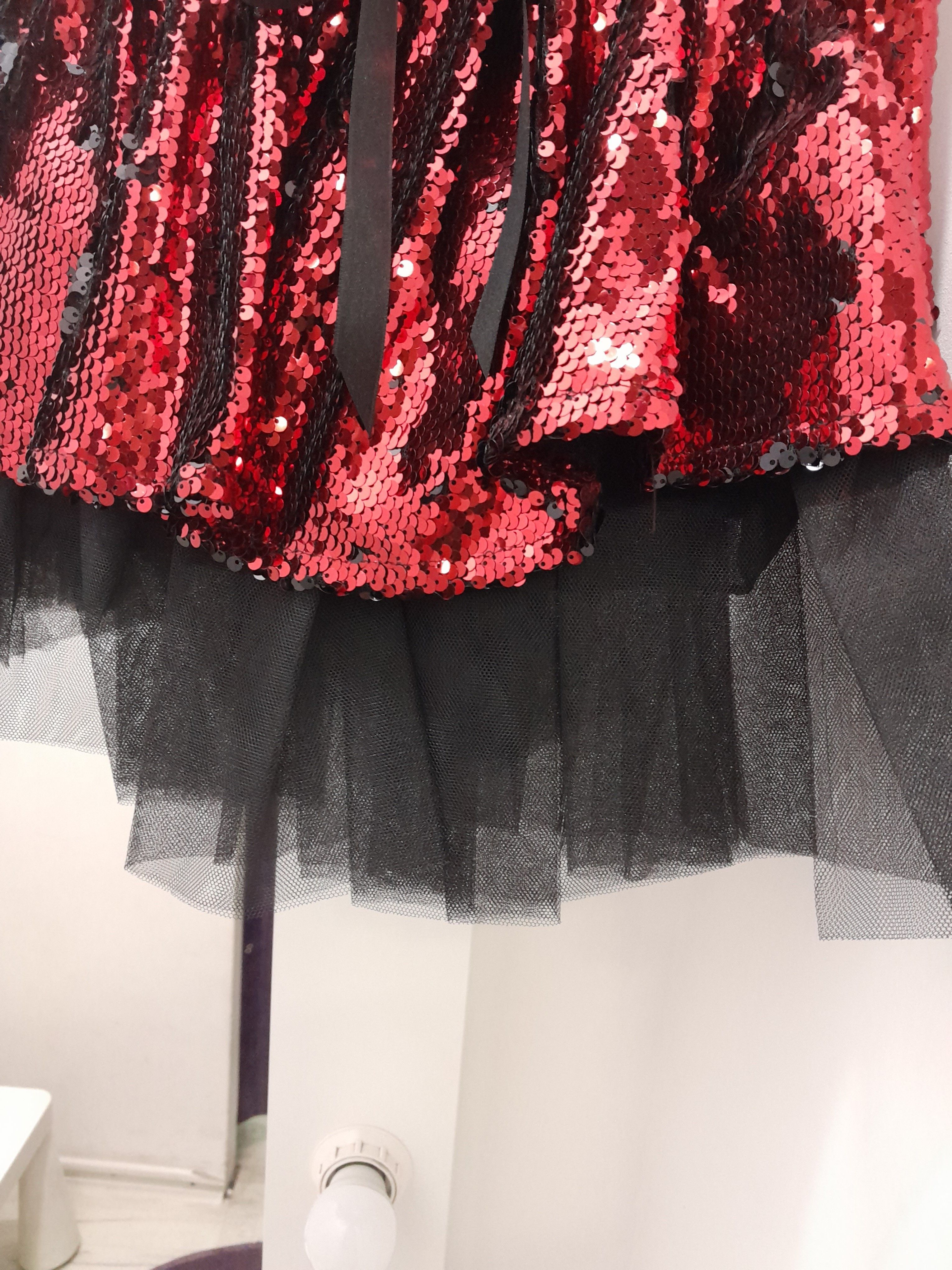 картинка Hilal Akinci / HA / Платье нарядное цвет : красно-чёрное от магазина Одежда+