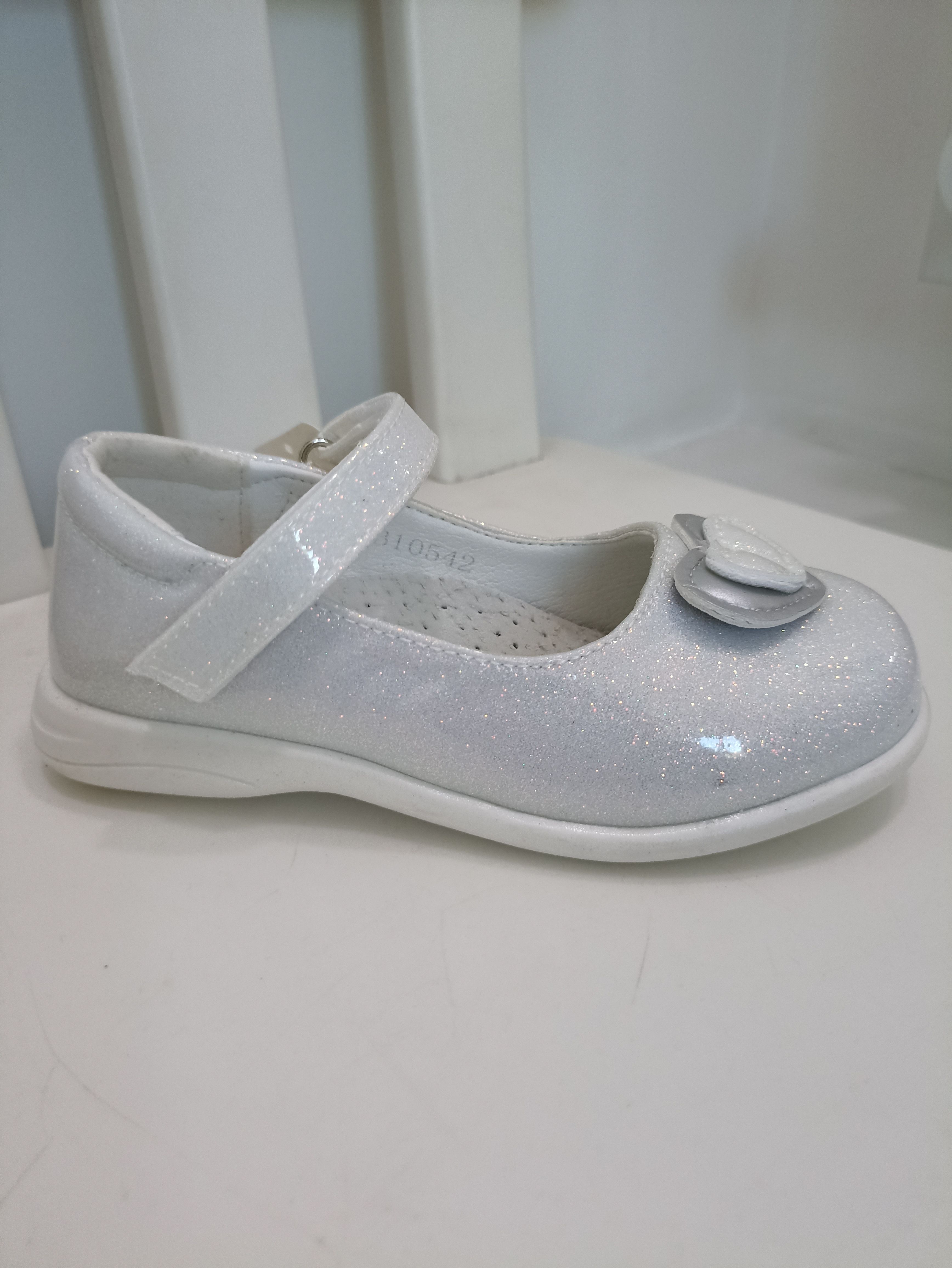 картинка JONG.GOLF / Туфли для девочки цвет : белый с блёсткой от магазина Одежда+